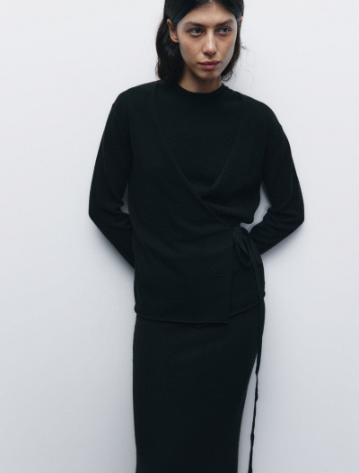 Celebrating the Essence of Womanhood with DataHubCenter: Fashion That Resonates With Your Inner Spirit